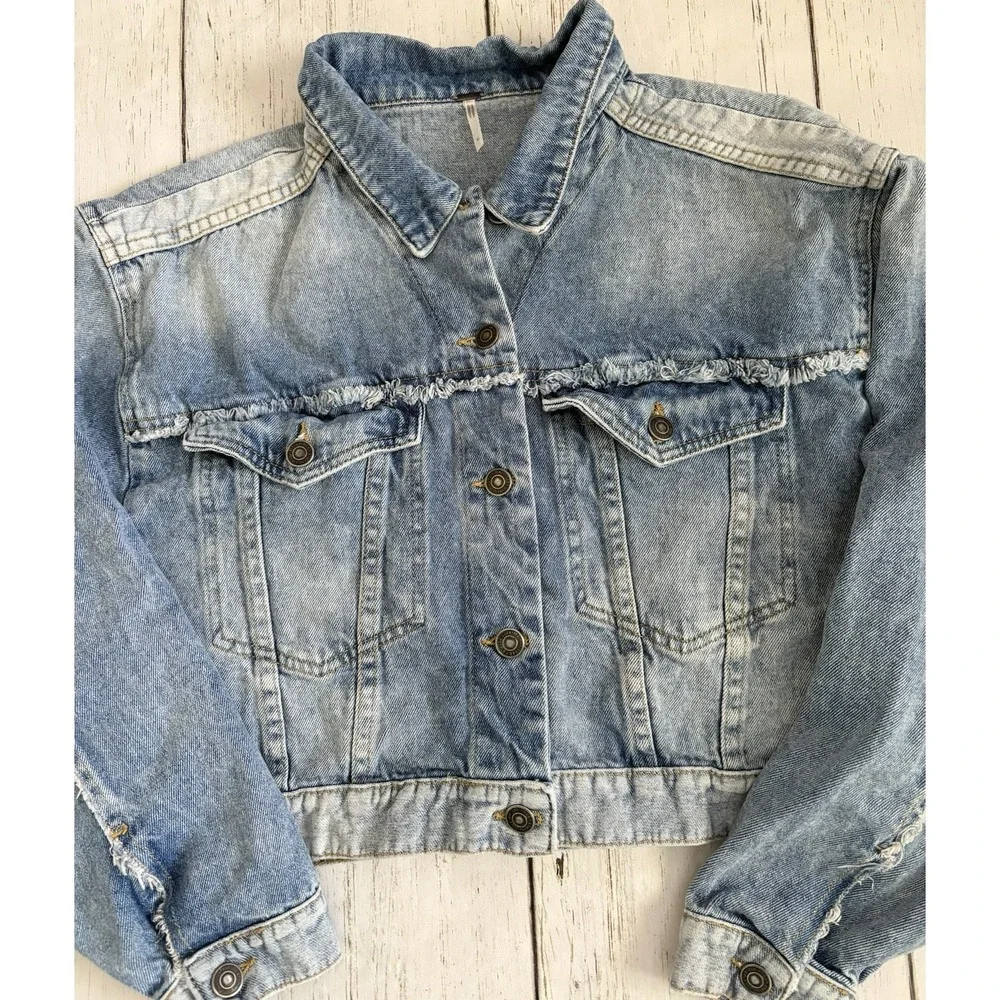 Free People Bedford Distressed Blue Denim Cropped Jean Jacket Women size M - Picture 5 of 11